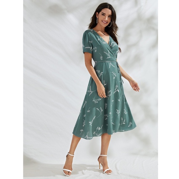 Leaf Print Green Wrap Midi Dress - Picture 5 of 8